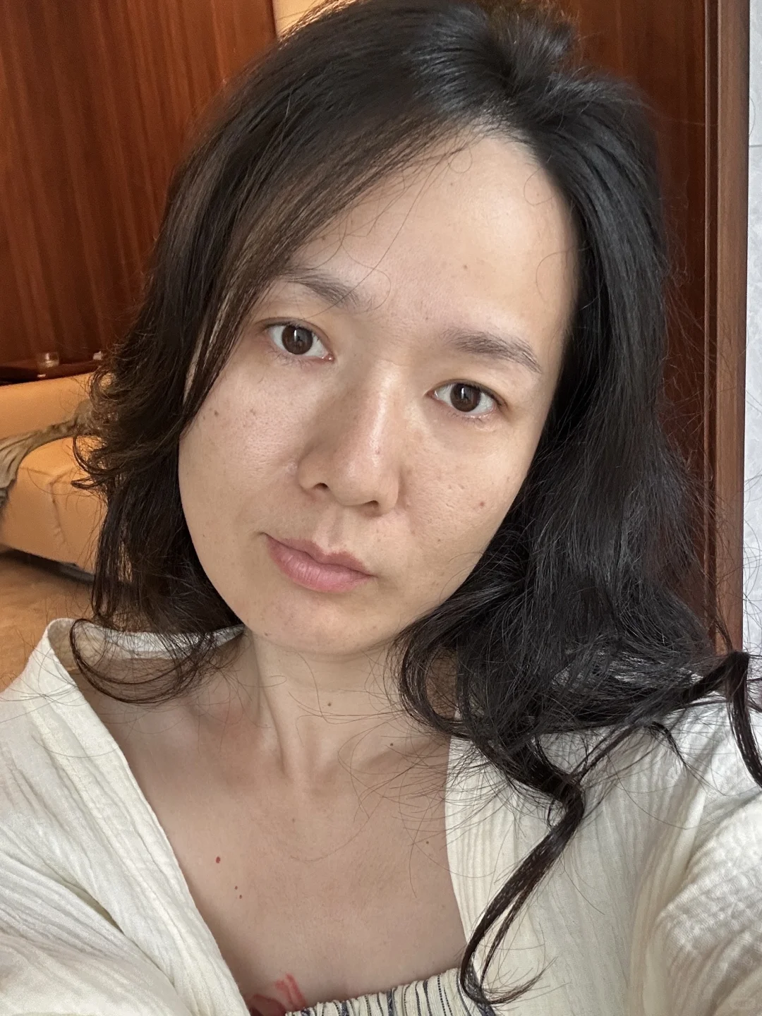 43岁，苹果原相机下的纯素颜，美有很多种