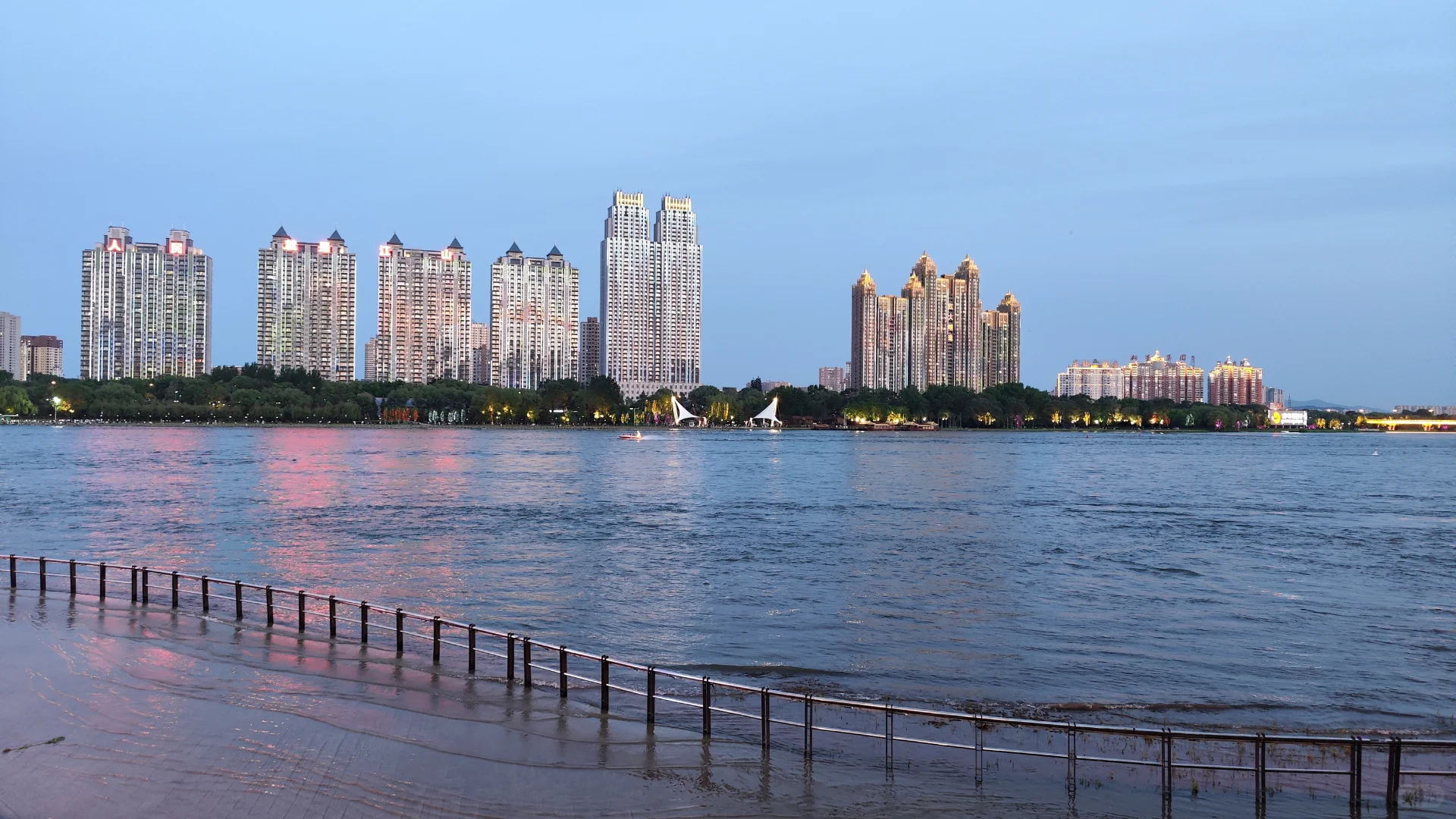 幸福的女人，看着就是年轻