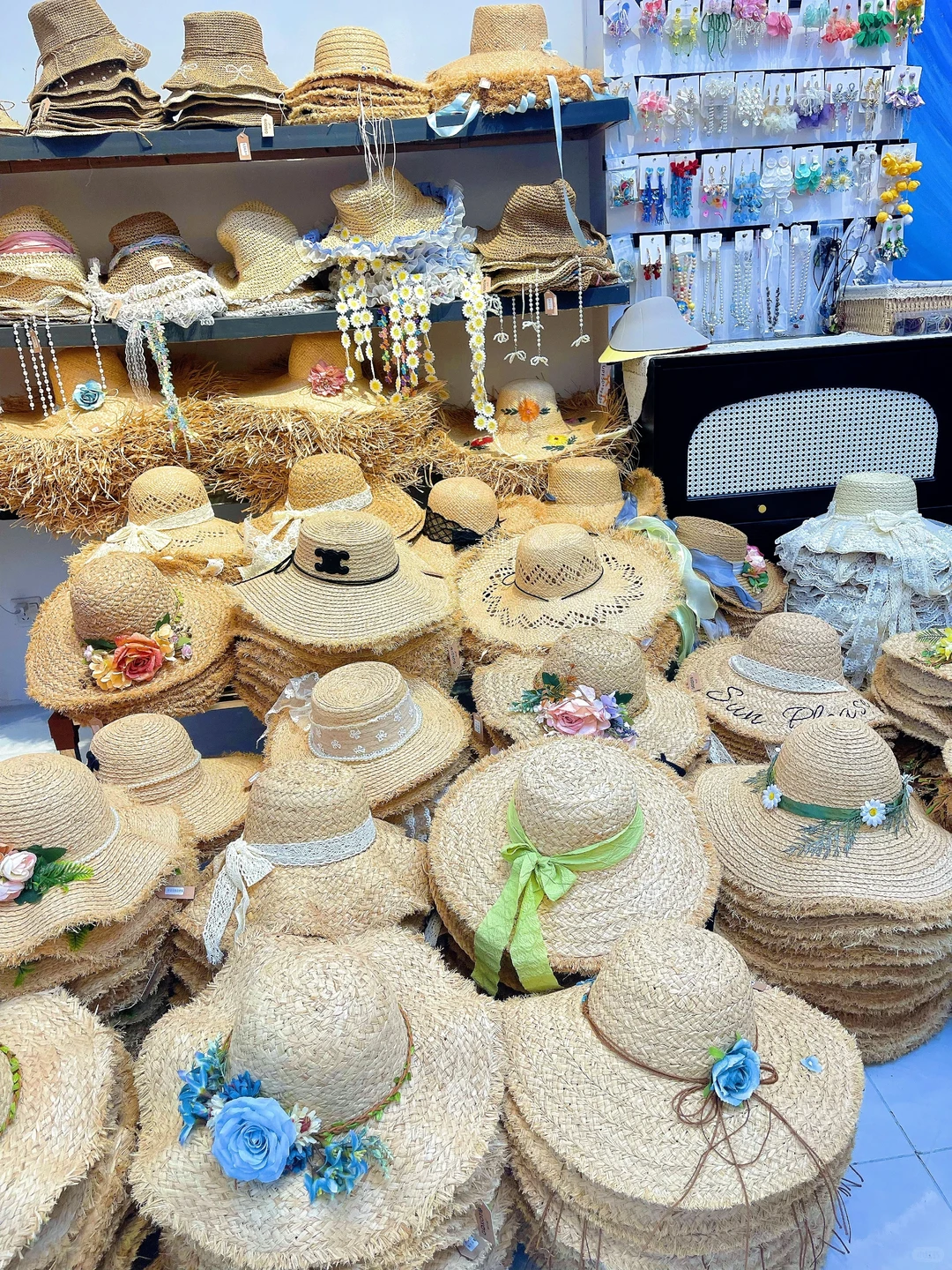 唯一缺点:泳装款式太多，挑花眼！！！