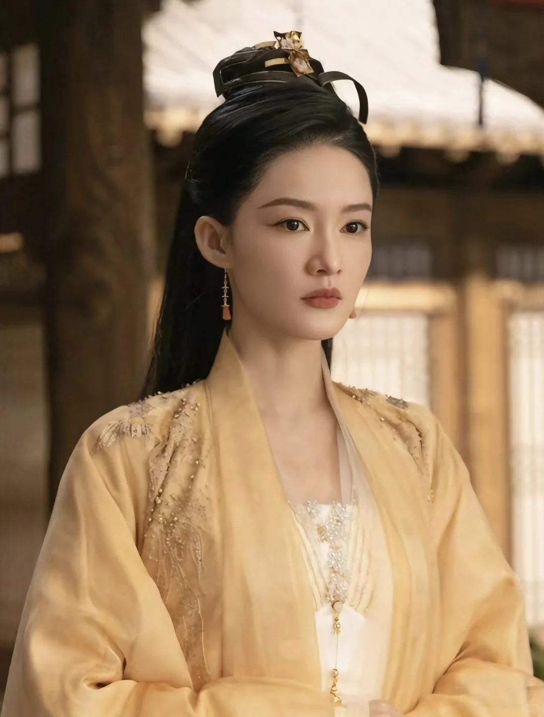 林婉儿灵动聪慧，一颦一笑间都有大家闺秀范