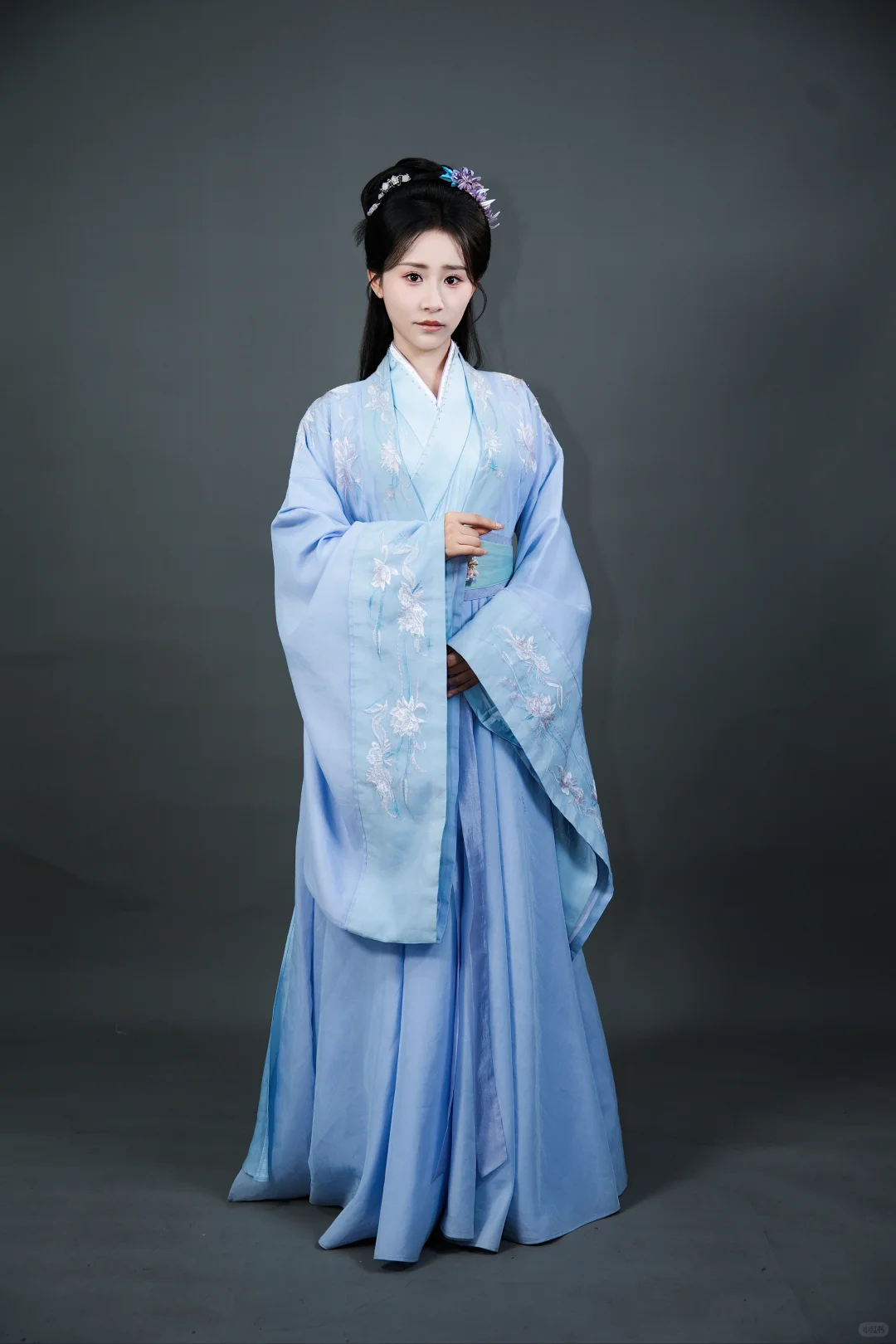 秀一波美女古风妆造