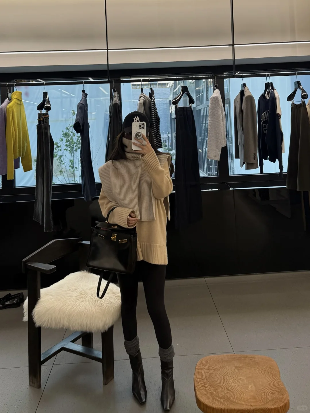 暖光，落叶，甜品🍮和鲜花