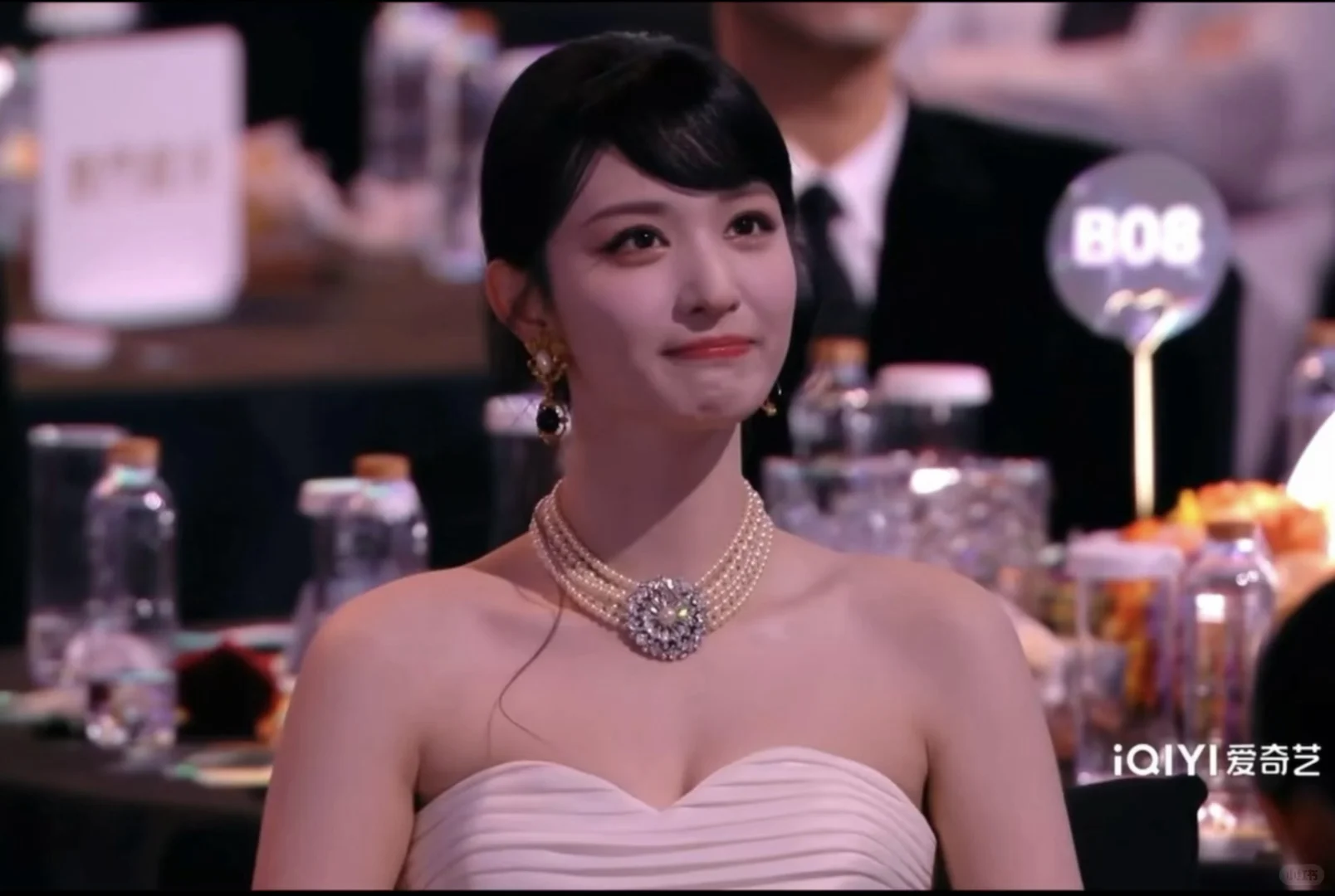 2025尖叫之夜女明星的珍珠妆造美到失语‼️