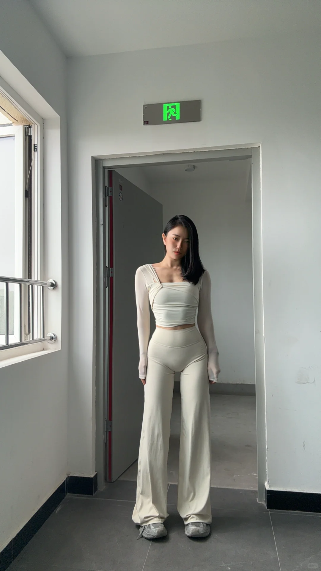 健身穿搭、白色瑜伽裤yyds～