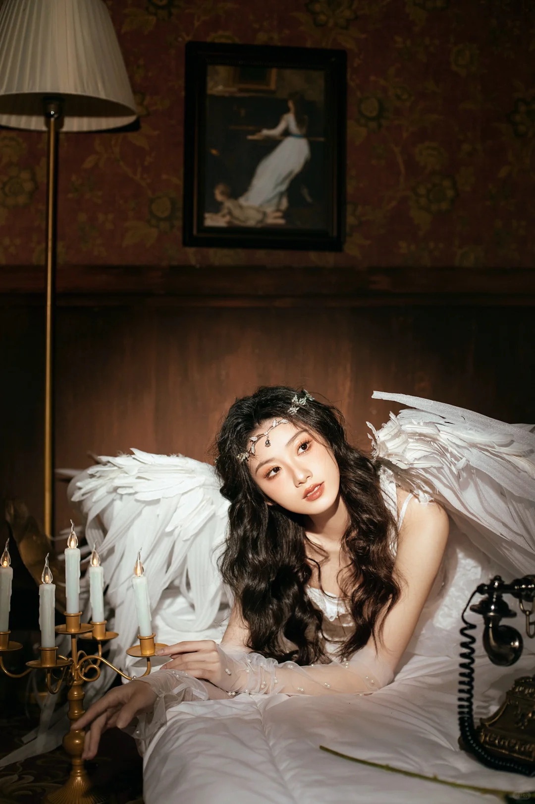 “ 降落人间的救赎之神 ” 复古氛围感写真