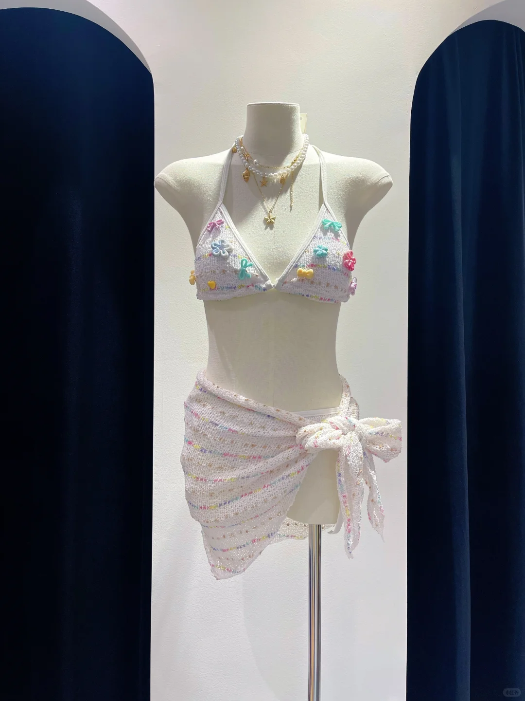 唯一缺点:泳装款式太多，挑花眼！！！