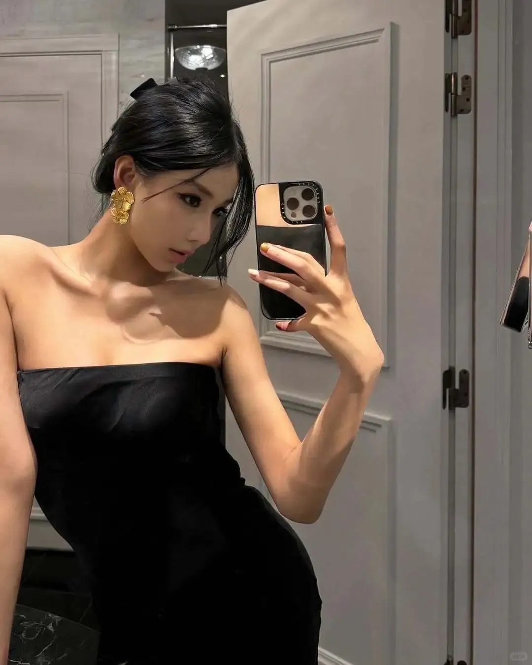 凹凸有致，曲线优美