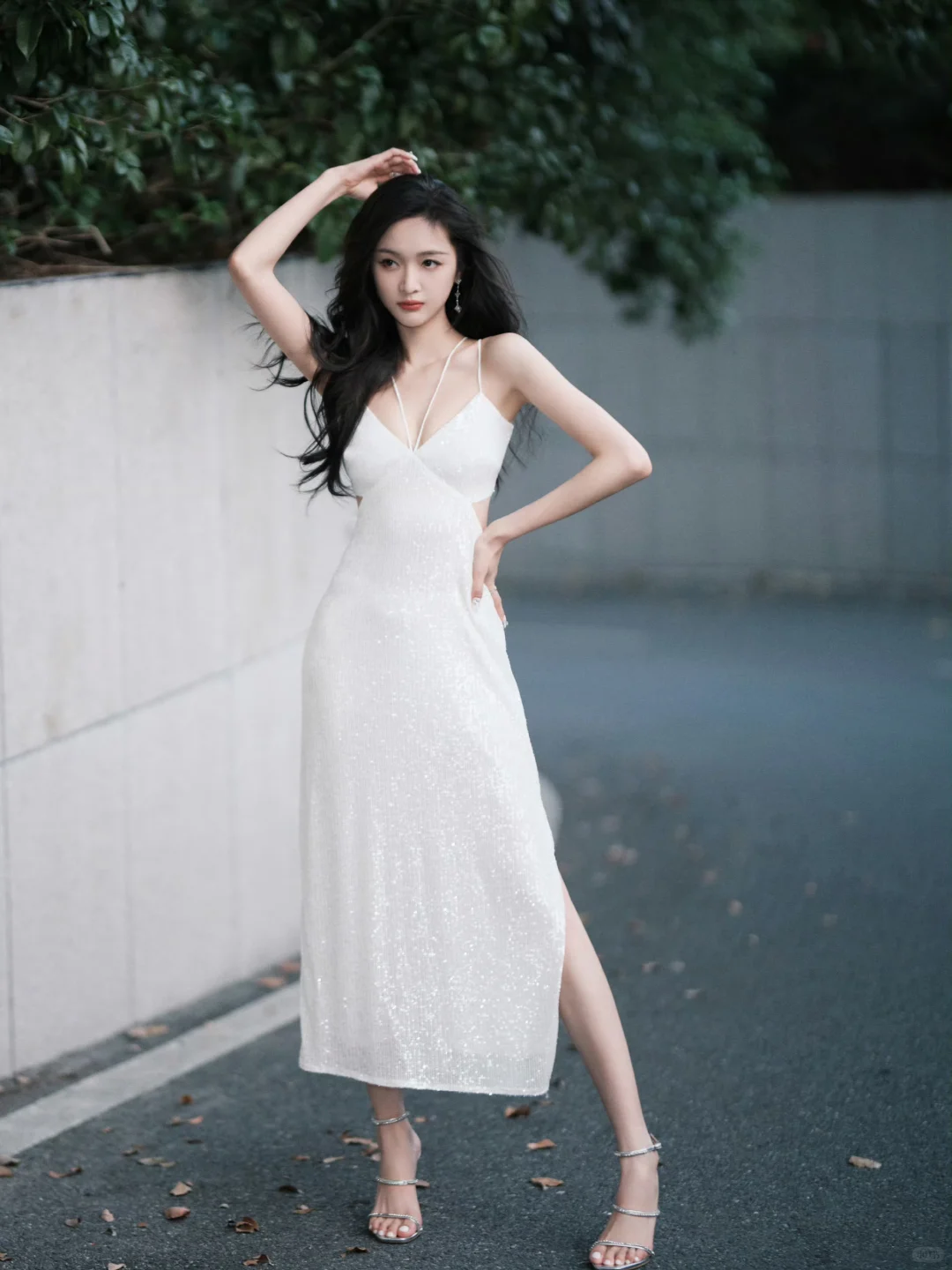 吴宣仪 露背掐腰甜欲身材
