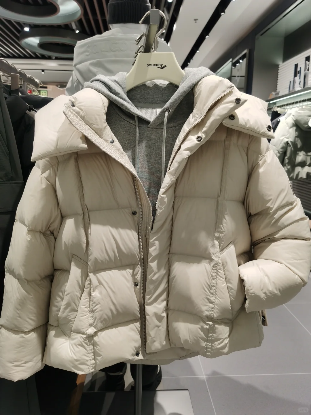 索康尼女款今日搭配