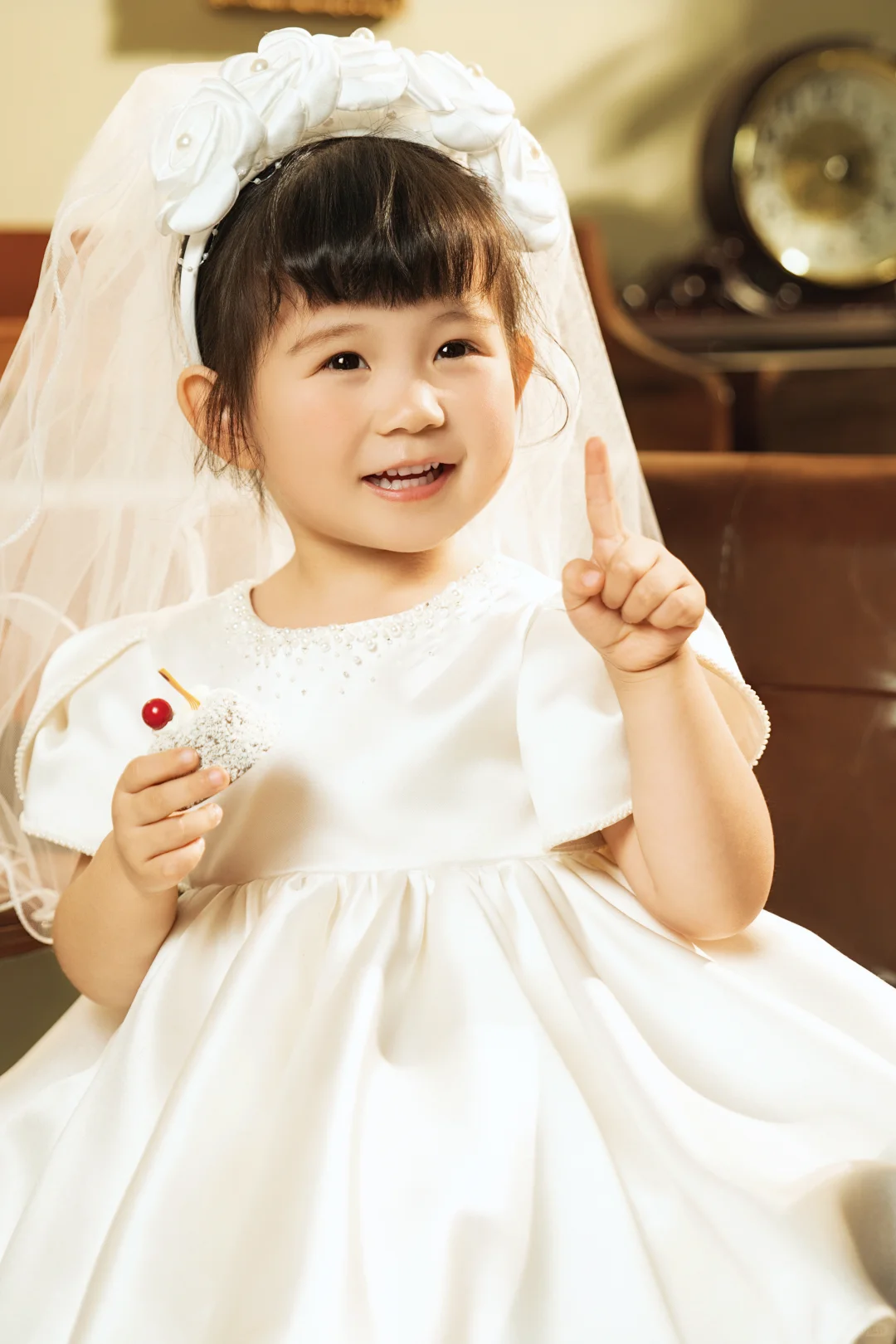 复古小婚纱💫女儿的法式复古写真太有氛围了