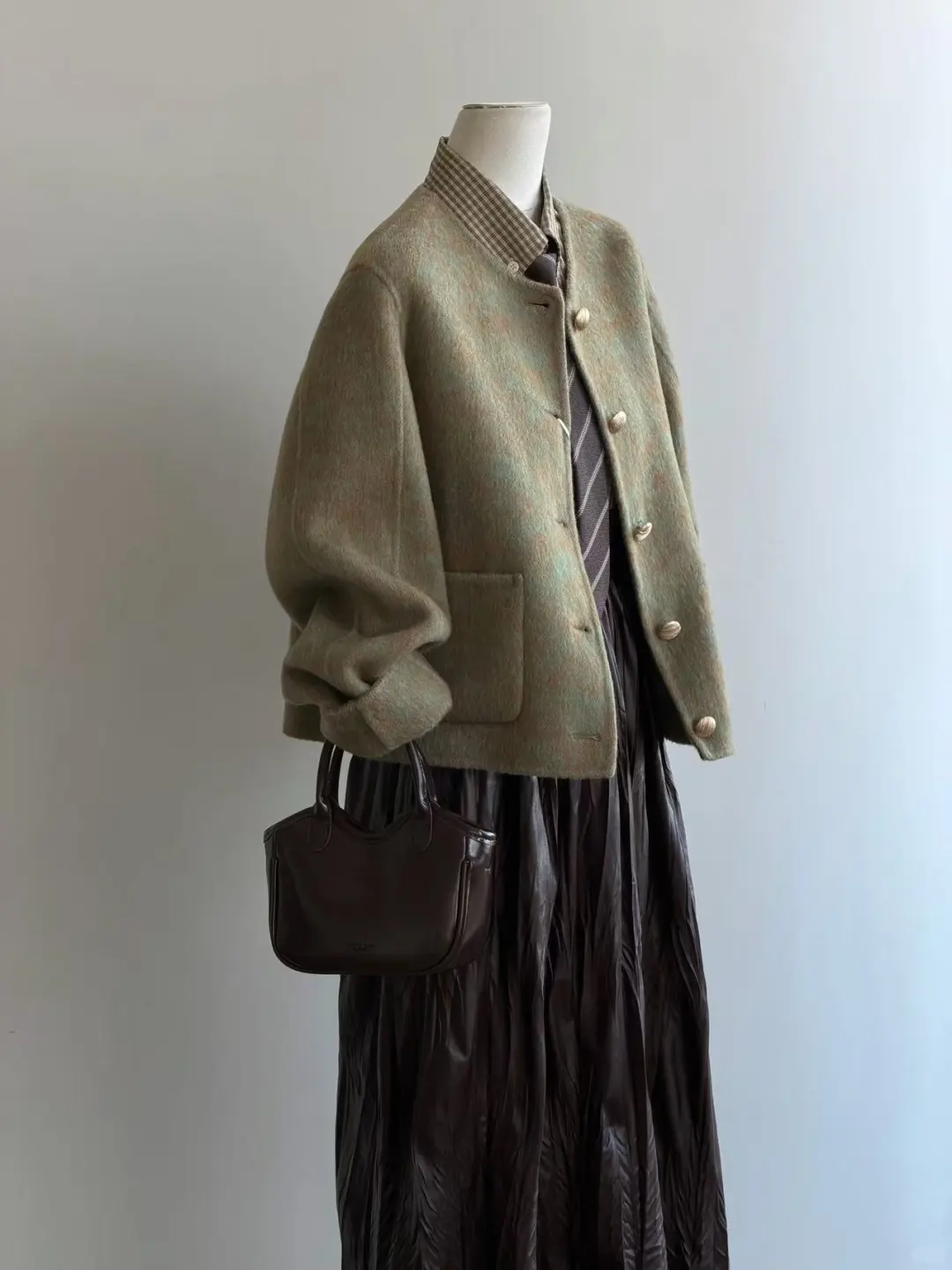 棕绿色穿搭🤎秋冬的复古氛围感好浓郁