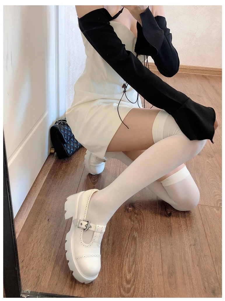 纯欲杀手锏！这双过膝袜把“少女感”锁死了