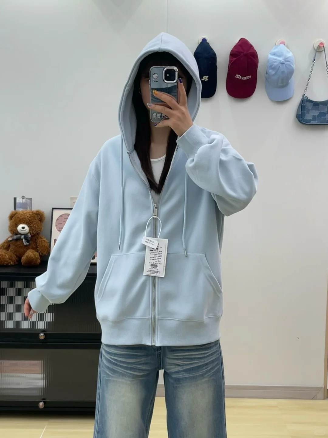 我爸厂里新做的卫衣外套，大家帮忙提提建议