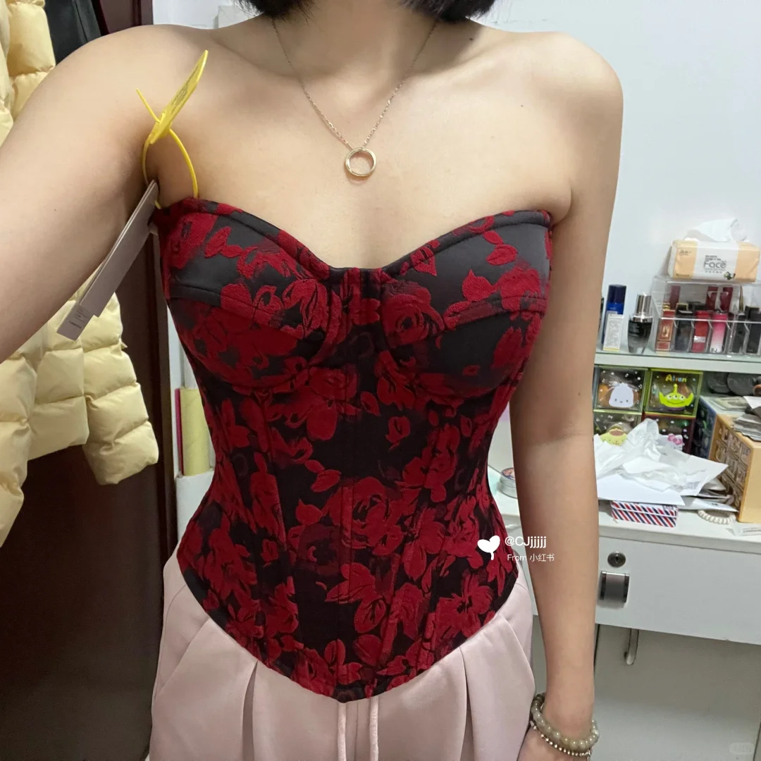 测评LANYI——红与黑气质收腰鱼骨胸衣