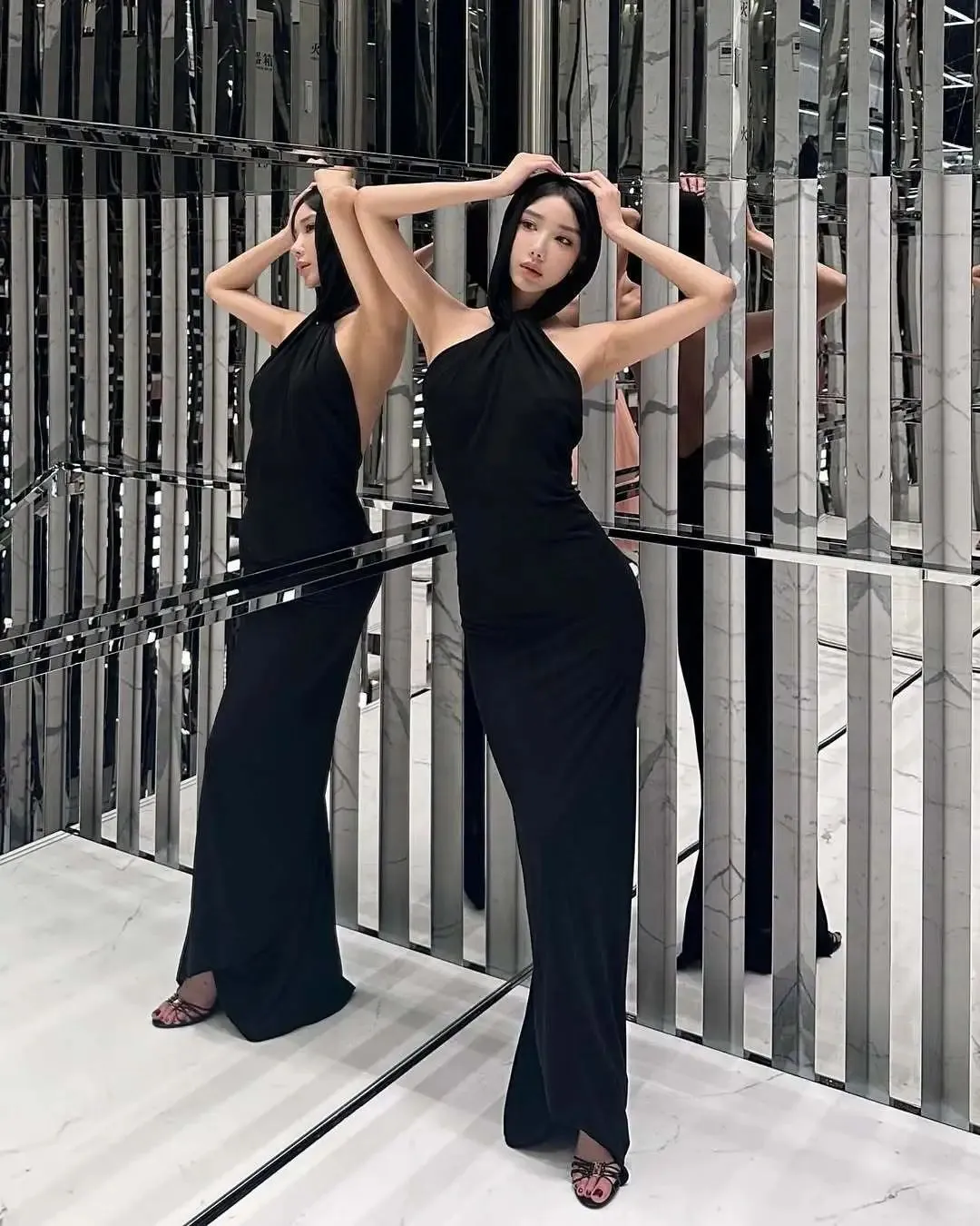 凹凸有致，曲线优美