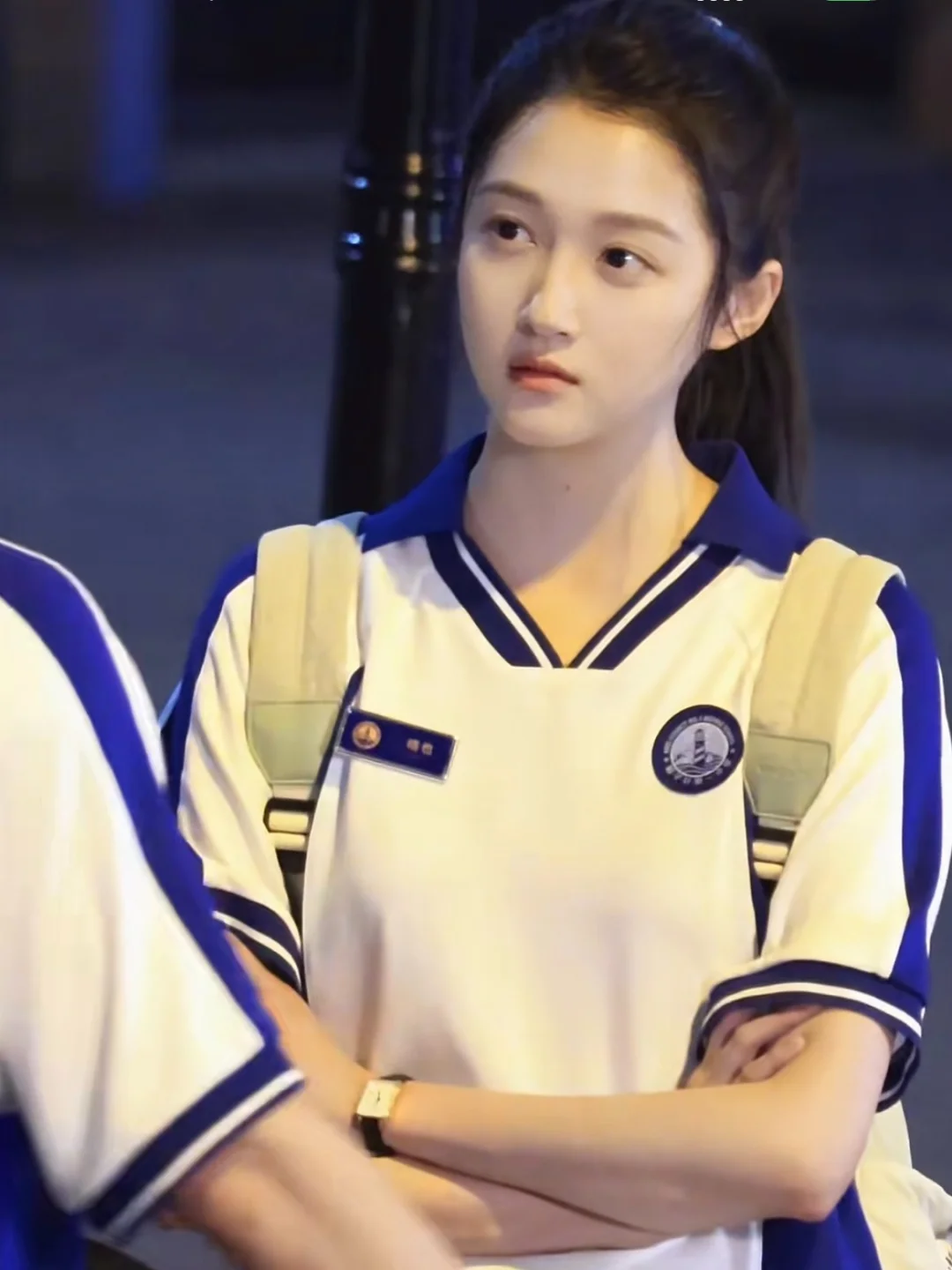 DW LookBook|关晓彤的青春女高校服穿搭秘籍