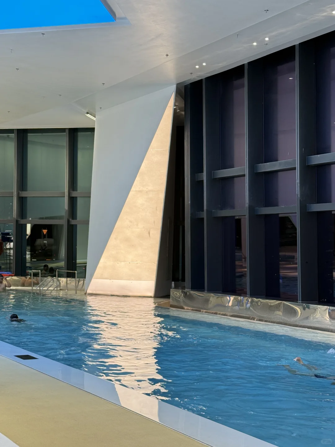 游泳的女人没有一个是孬种！！