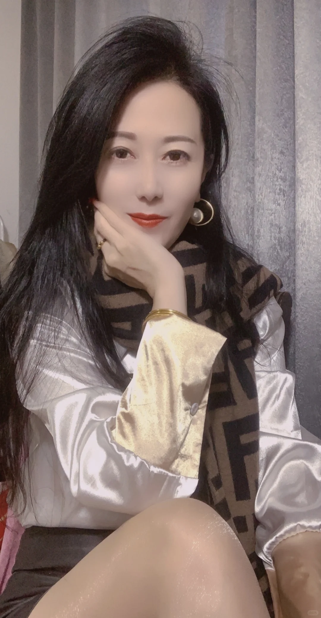 今天喝了点小酒 微醉的熟女美吗？