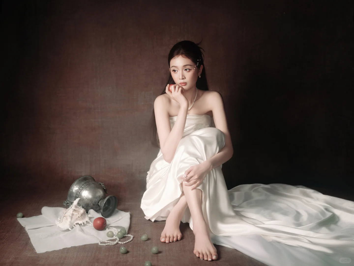 吴宣仪尖叫之夜珍珠抹胸白裙✨纯欲白月光