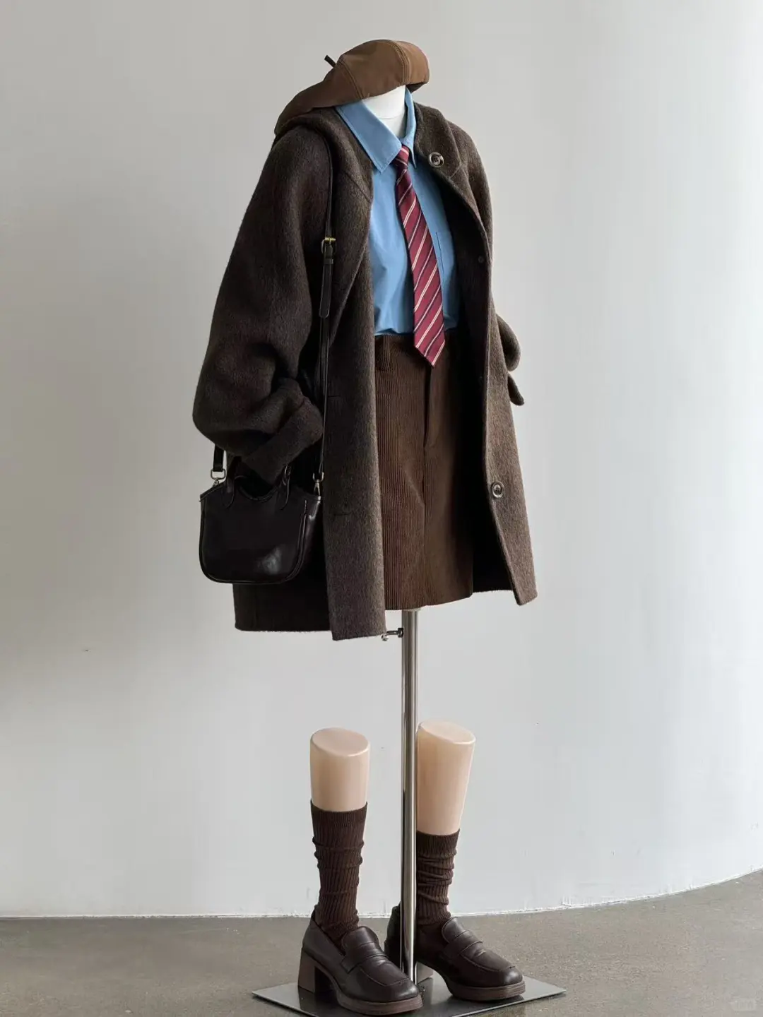 时装周群聊|棕色大衣搭配蓝色衬衫💙🤎