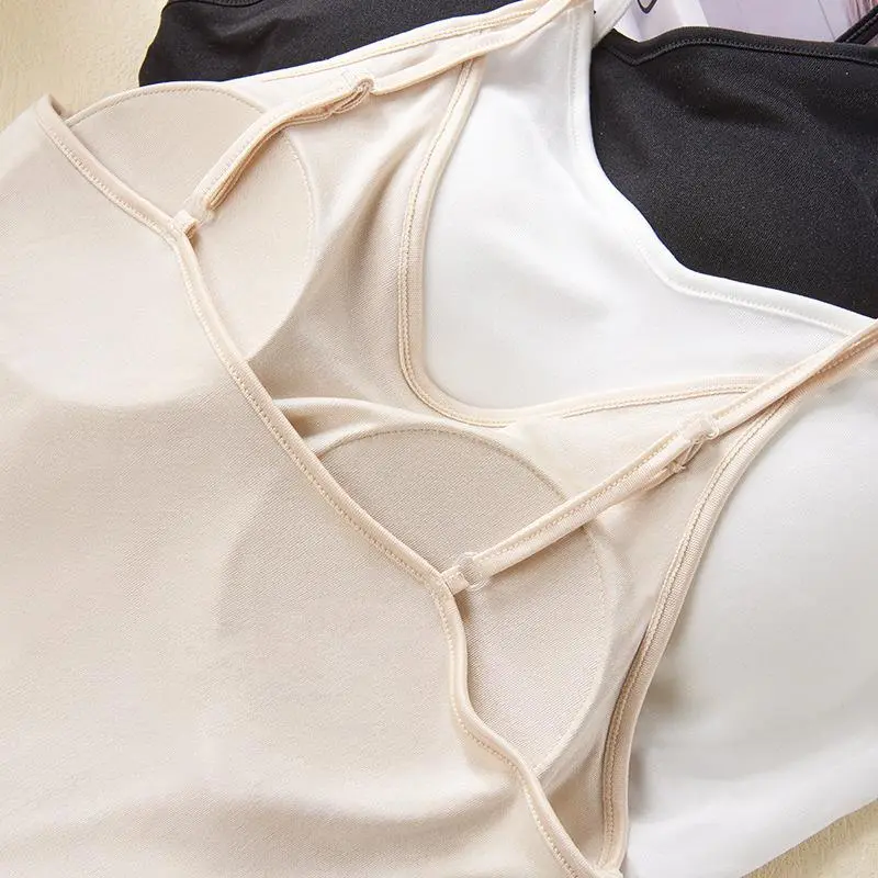 白色真丝吊带背心，夏日必备小性感❄️