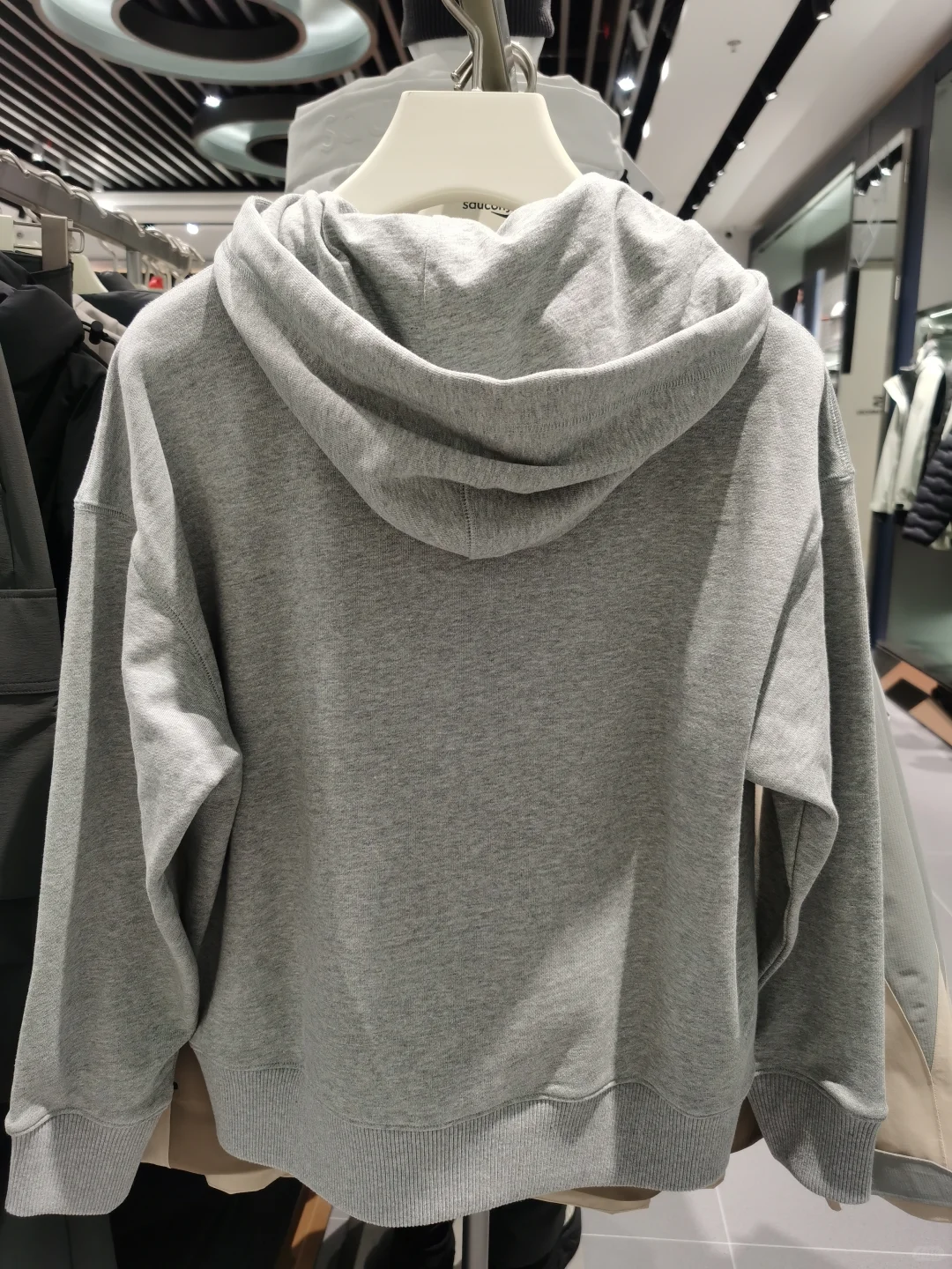 索康尼女款今日搭配