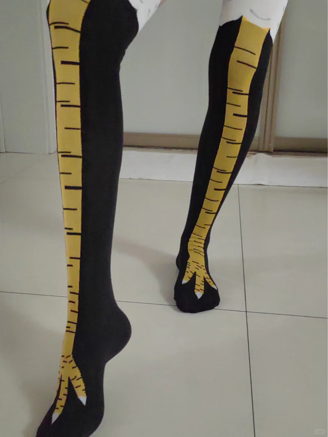 我买的鸡爪袜好好看呀？