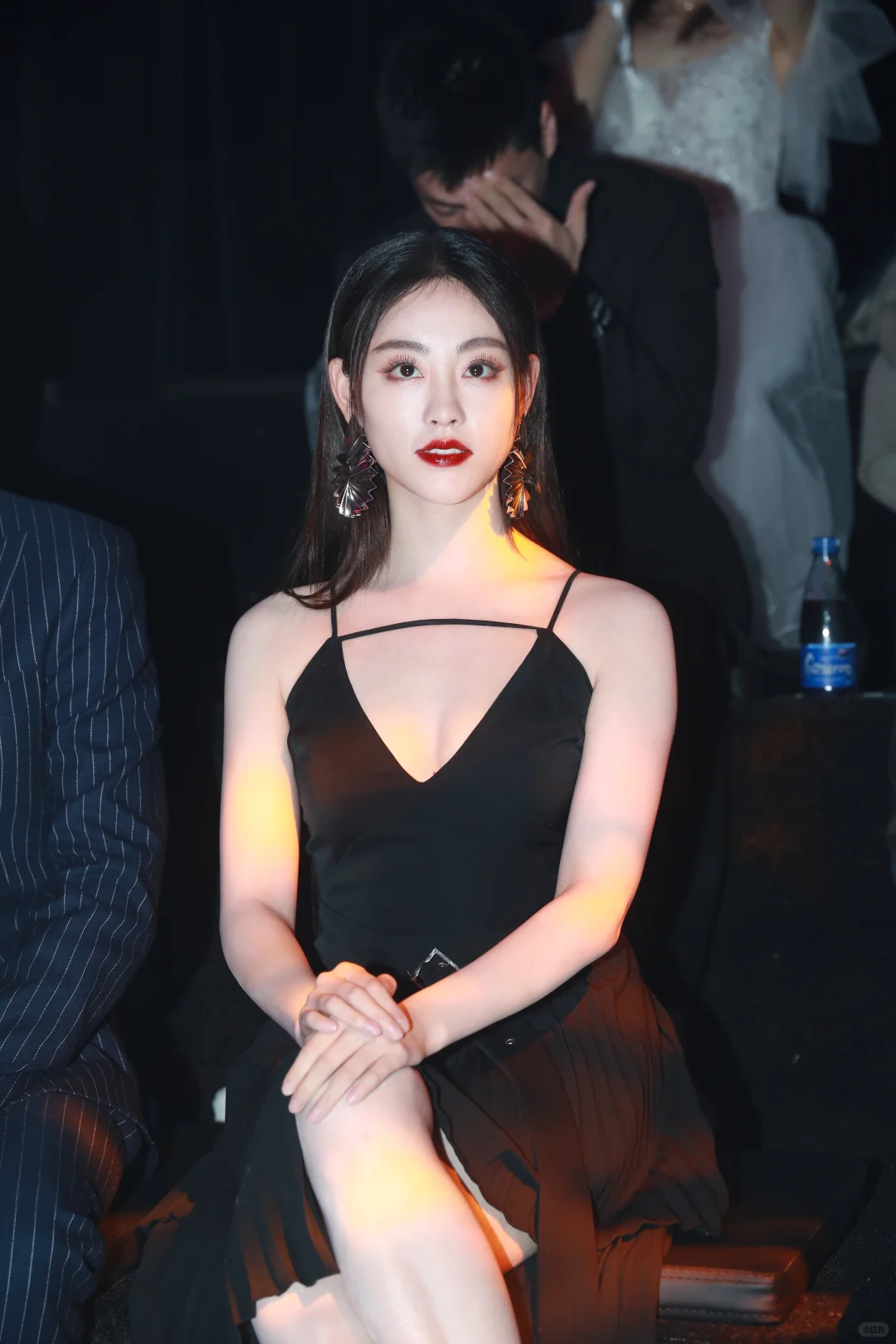 祝绪丹 深V吊带黑裙 原图［205P］