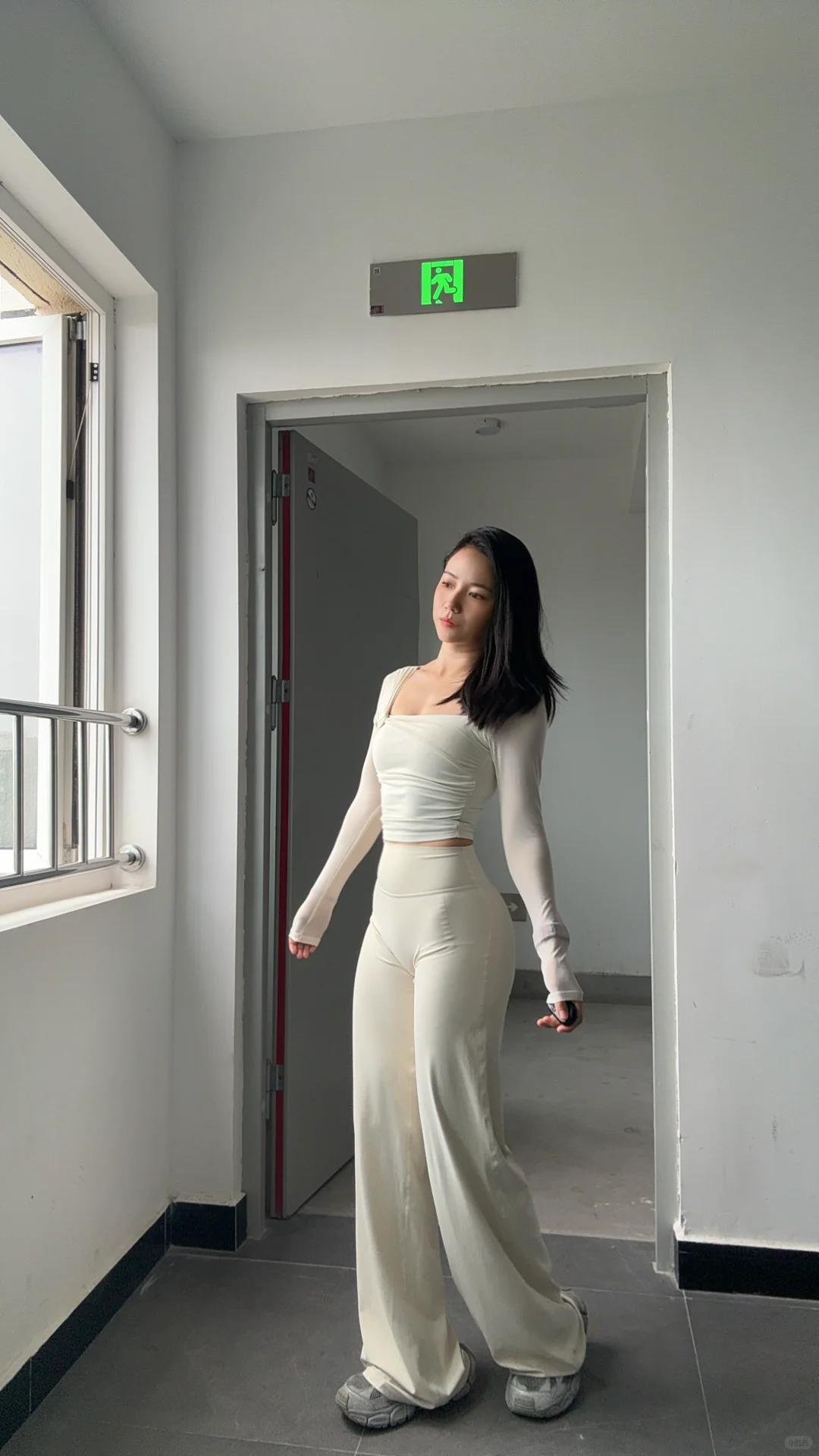 健身穿搭、白色瑜伽裤yyds～