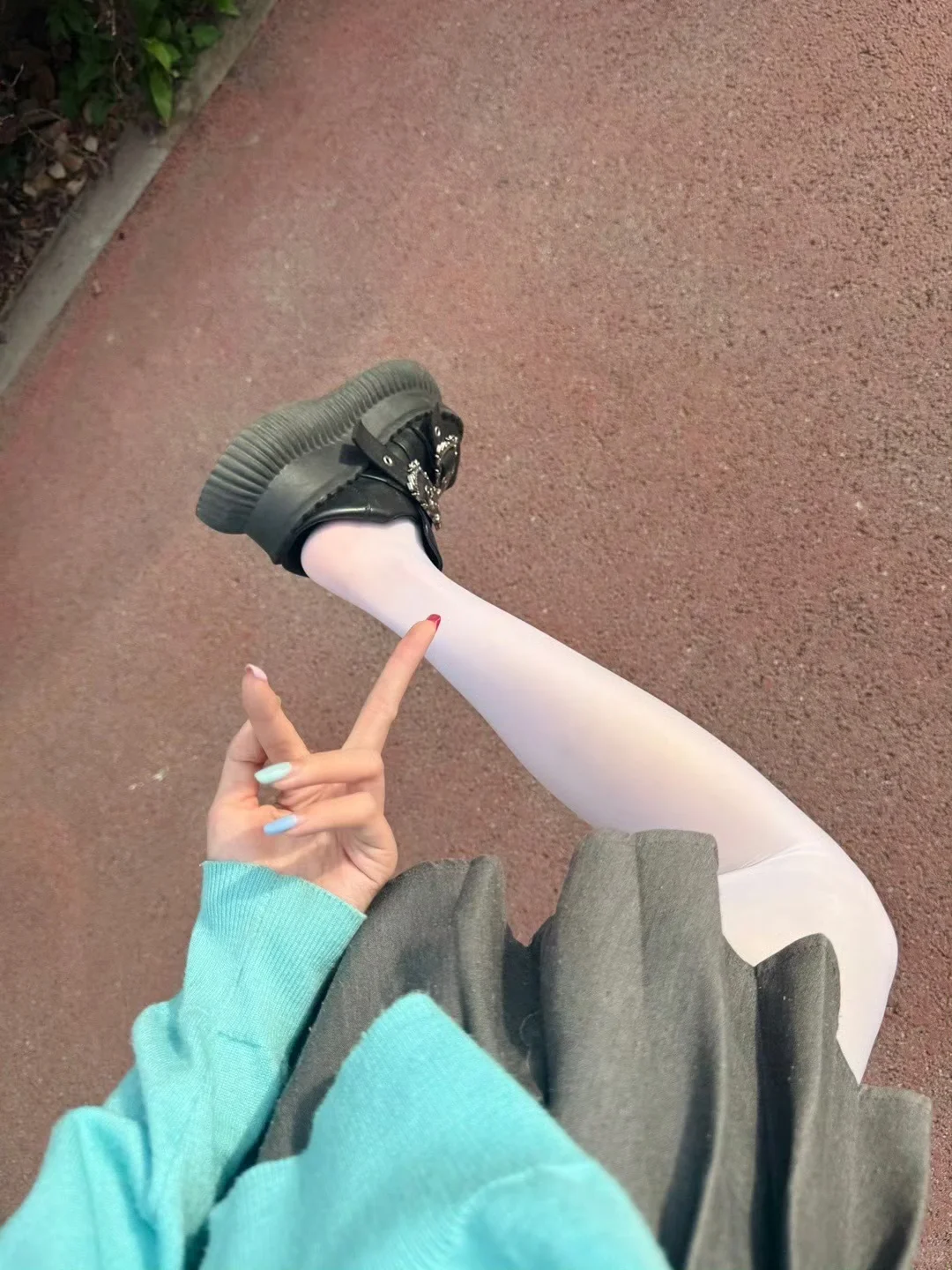 白丝绝配小皮鞋！