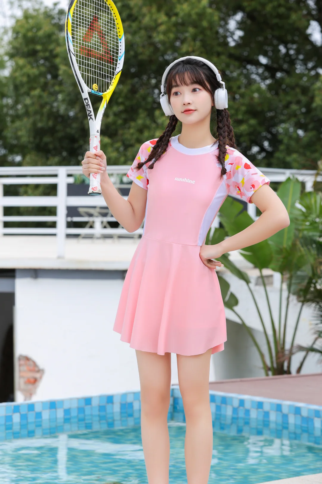 好喜欢这个泳衣啊啊啊～