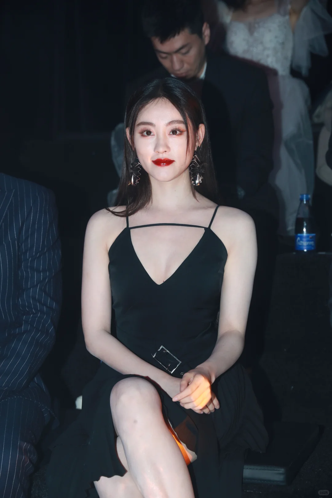 祝绪丹 深V吊带黑裙 原图［205P］