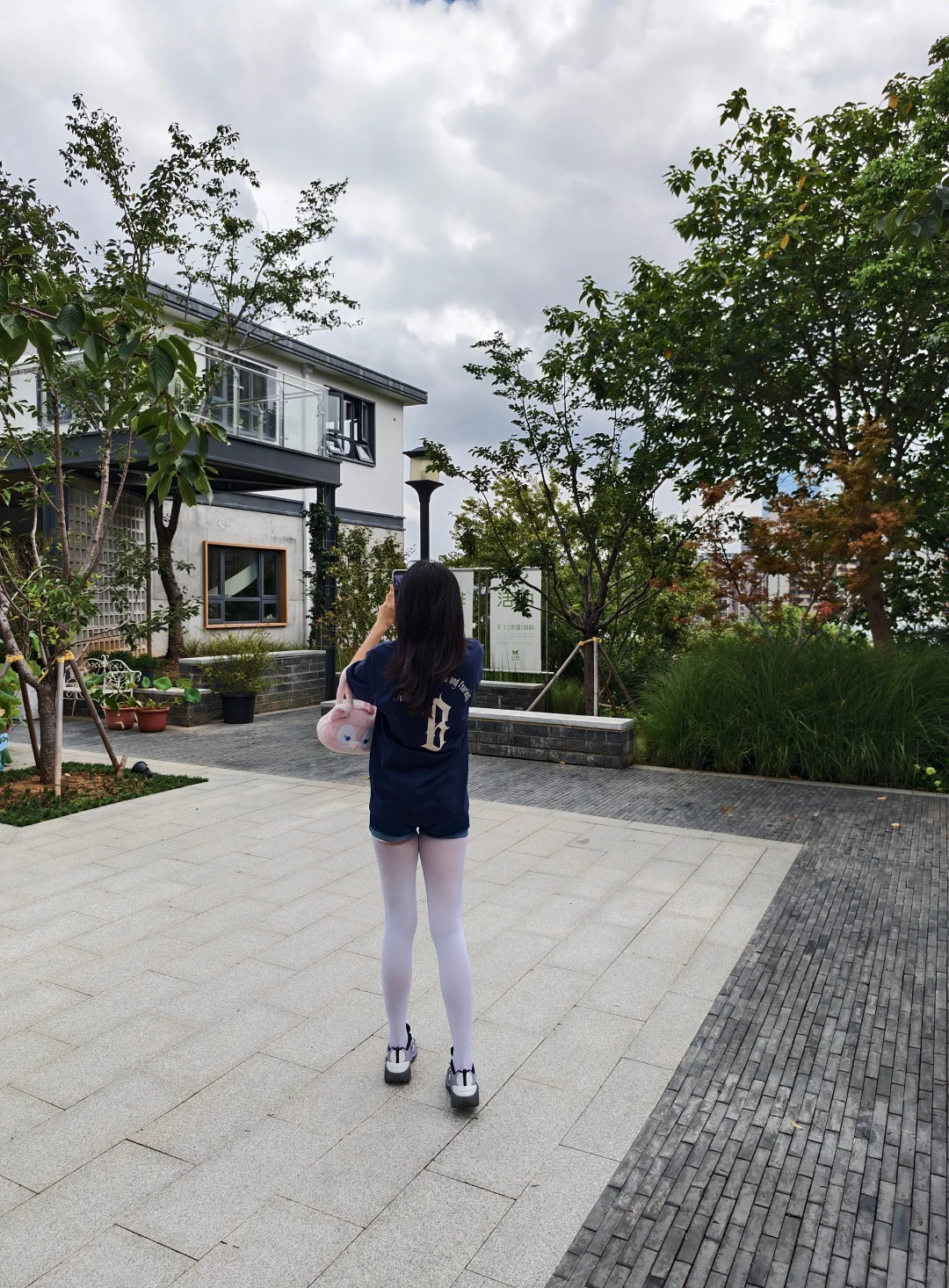 喝☕️，被草坪绊倒了谁来救救我｜隐秘咖馆