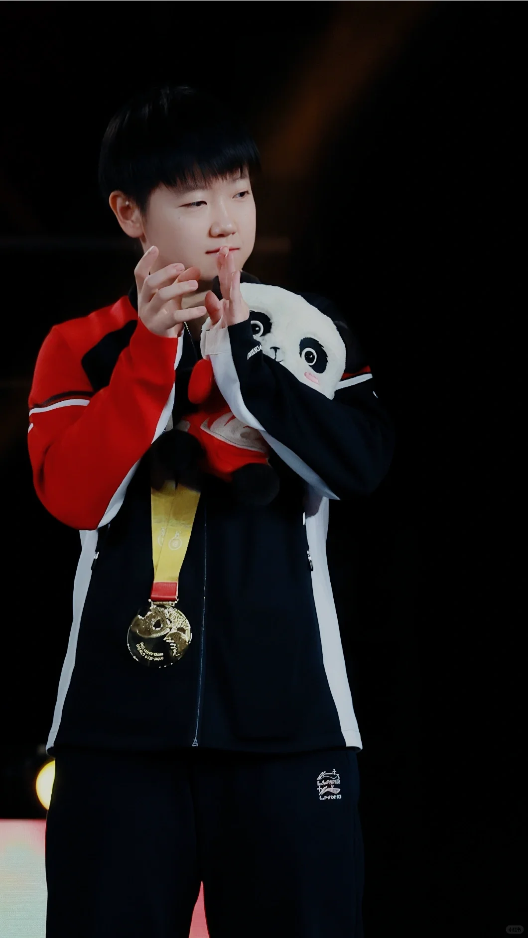 祝贺两位冠军！（手机壁纸）