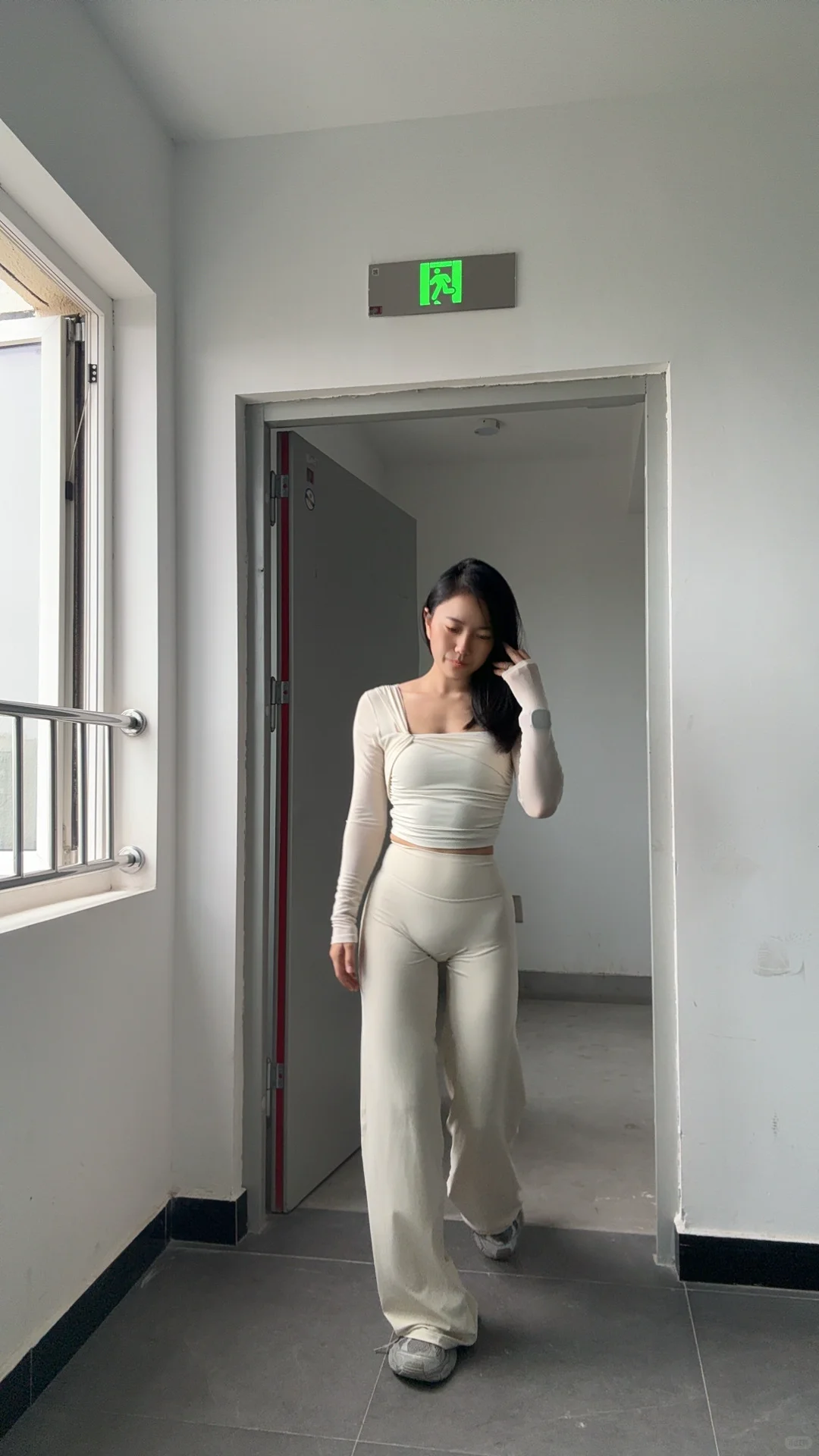 健身穿搭、白色瑜伽裤yyds～