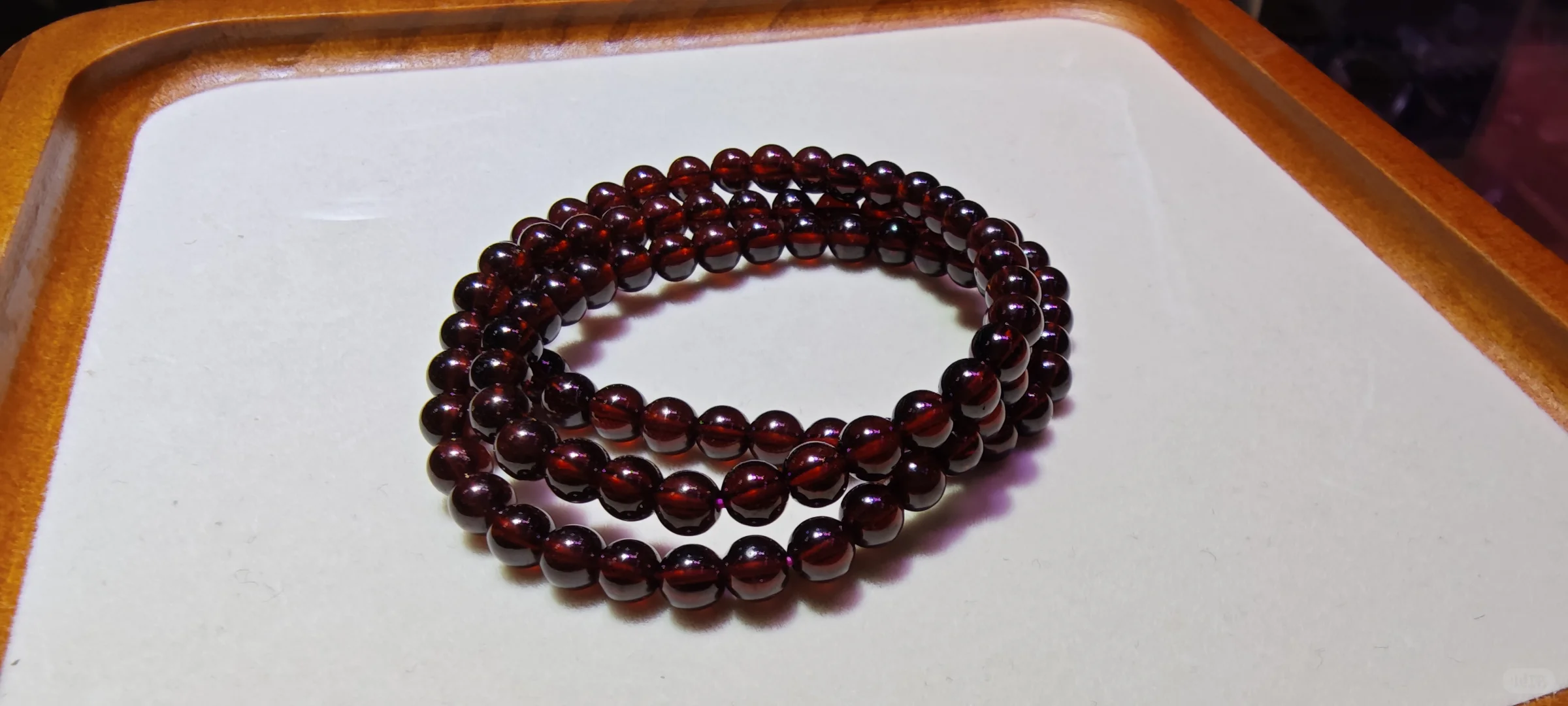 天然酒红石榴石