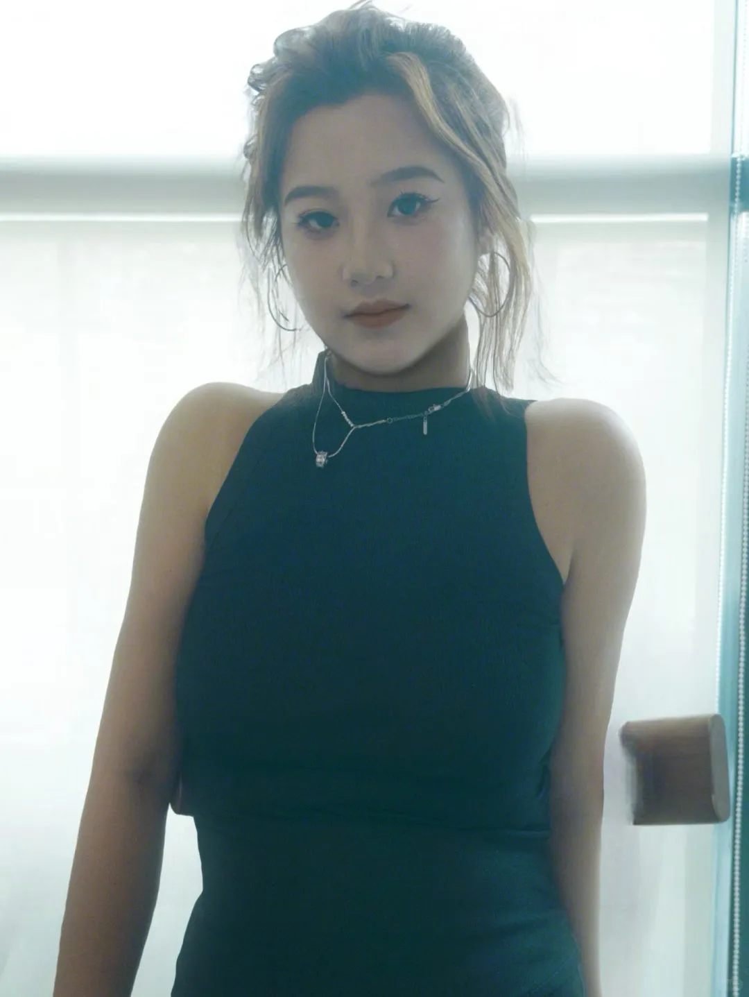 90E🐻甜妹脸辣妹身材的美术老师