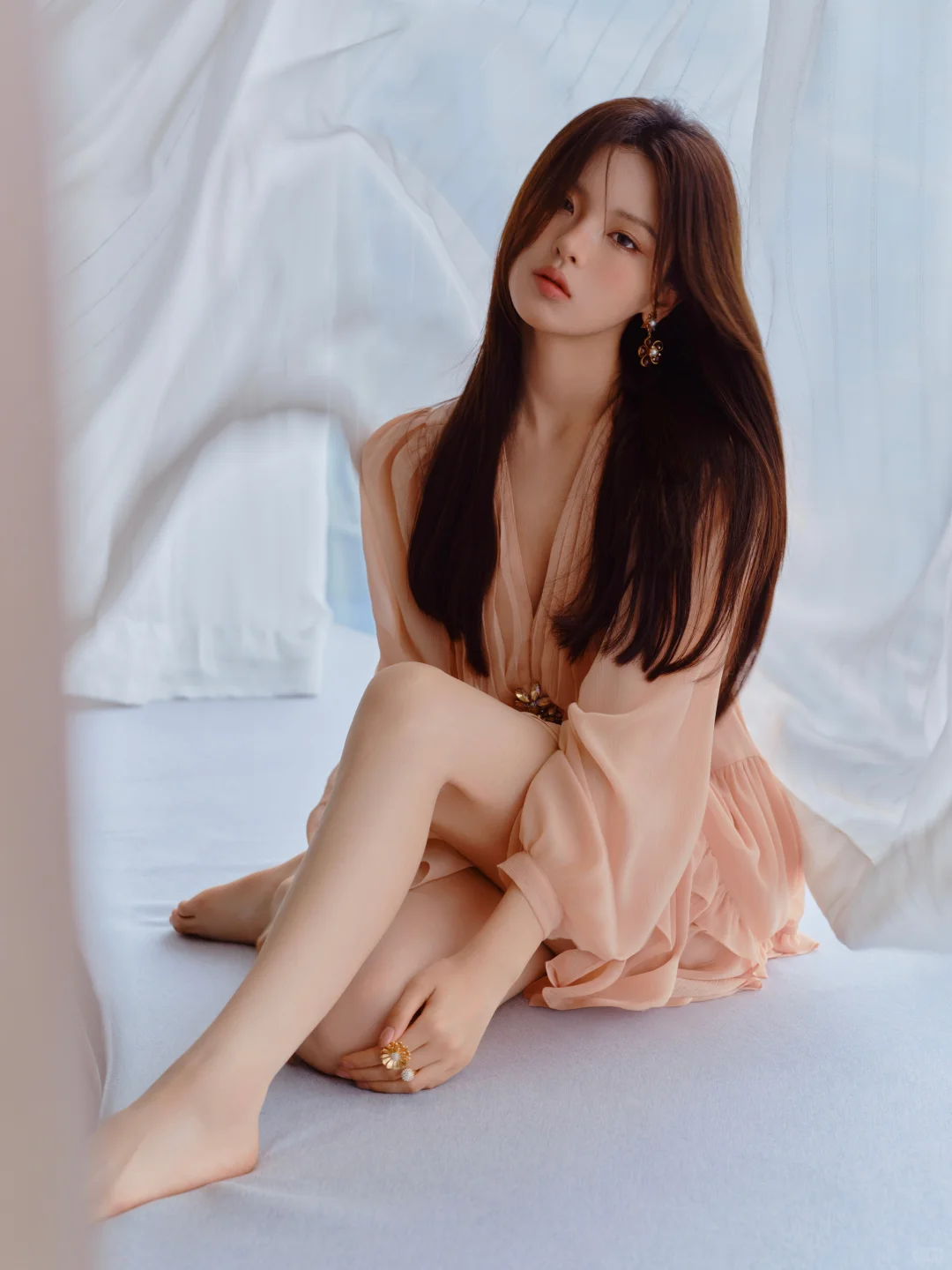 杨超越｜裸足美腿高跟