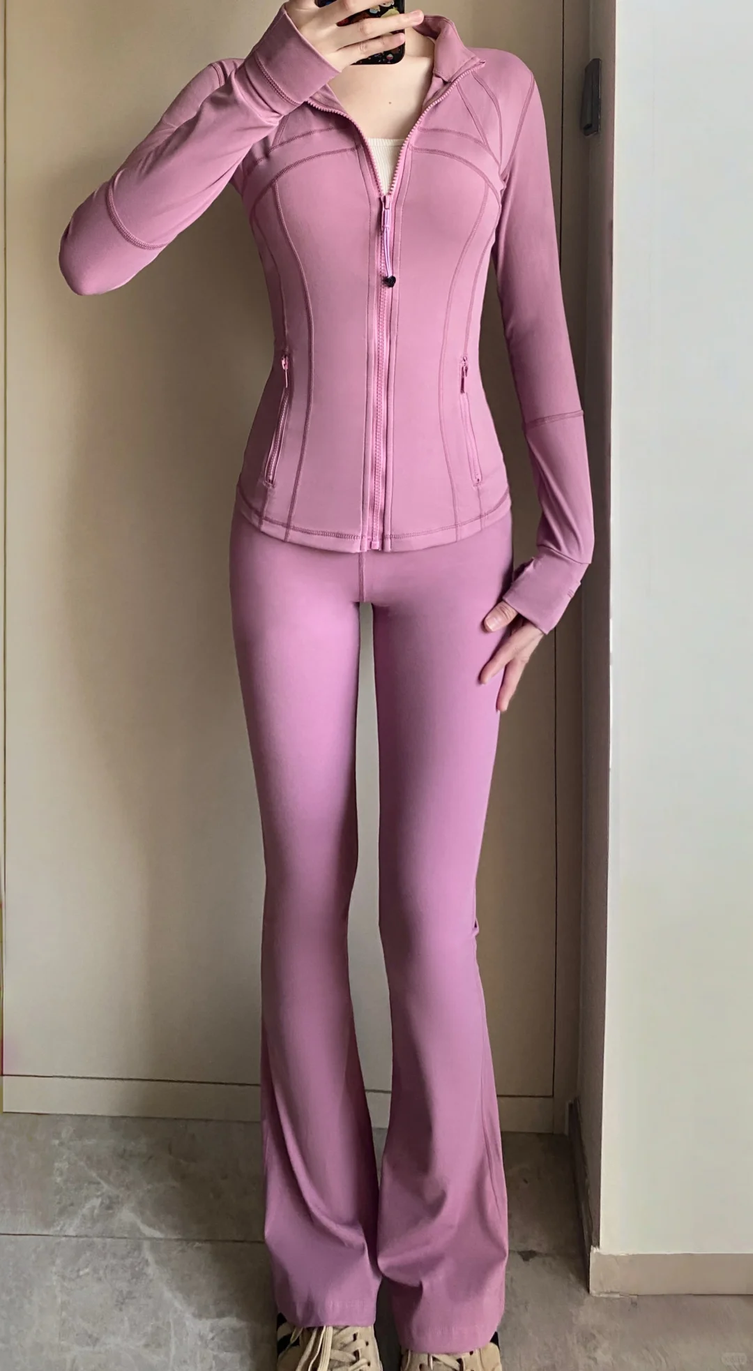 找到凹凸有致的瑜伽服