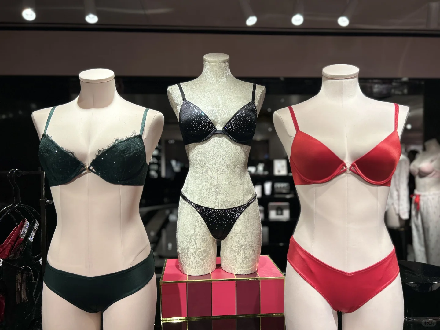 维密内衣套装，成套搭配魅力加倍