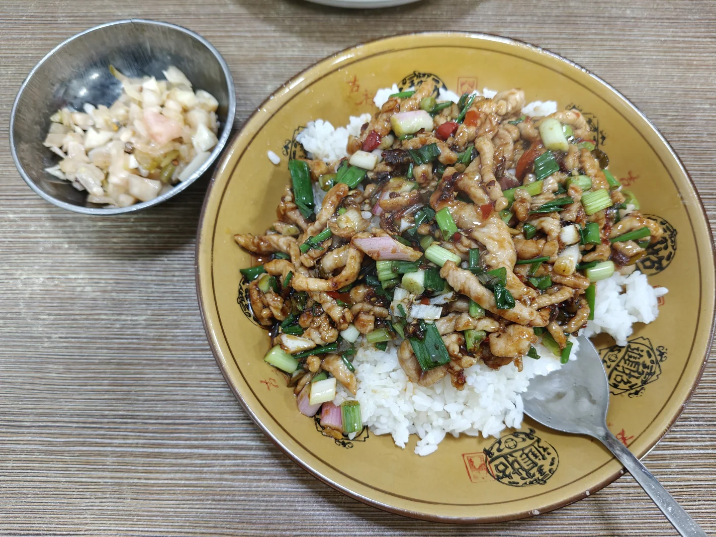 这家店为什么会被称之为重庆盖饭天花板？