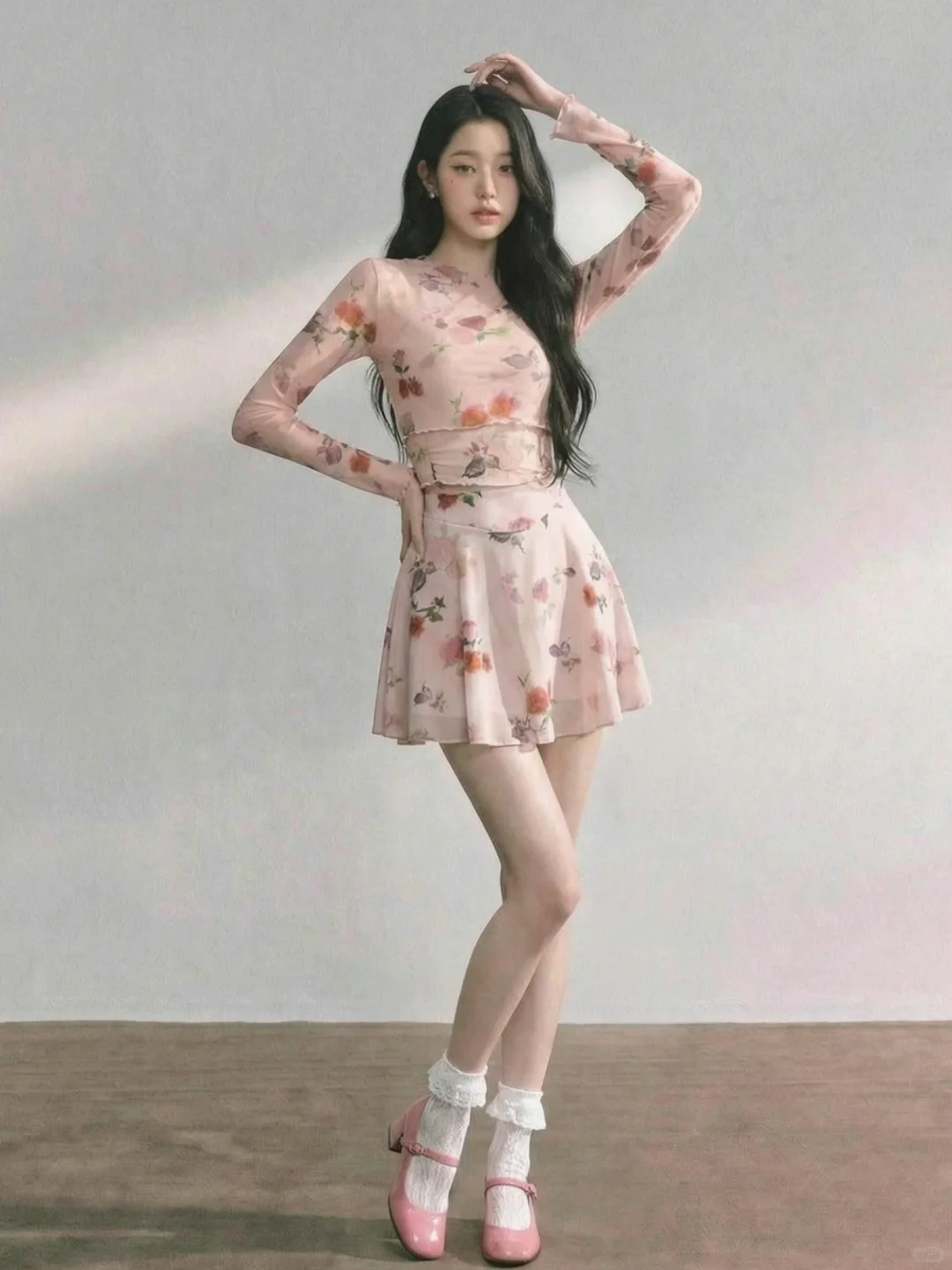 粉花泳衣把 “易碎感美女” 焊身上了🌸