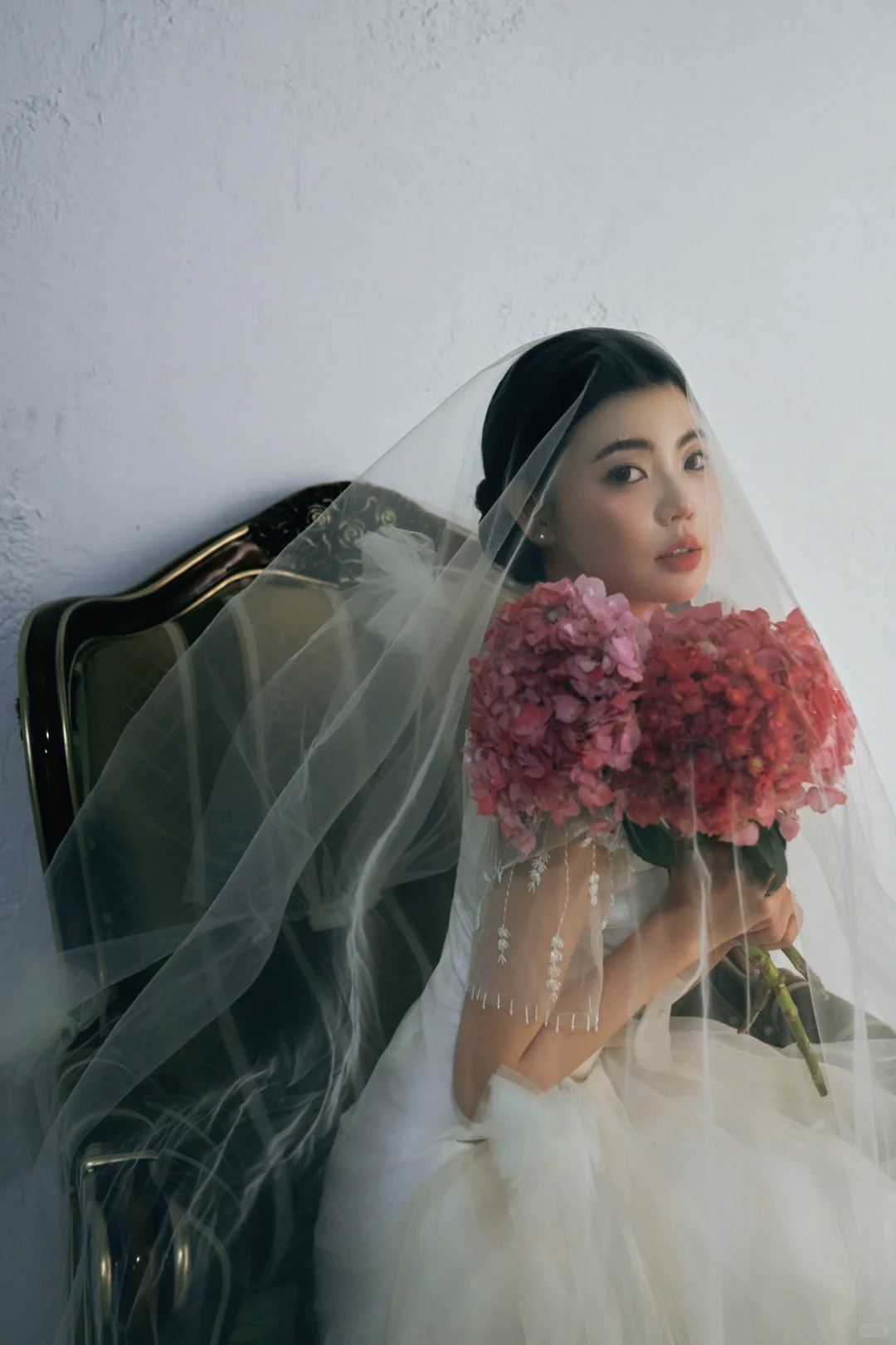 来康康👀日本美妆博主拍的三套杂志写真🤩