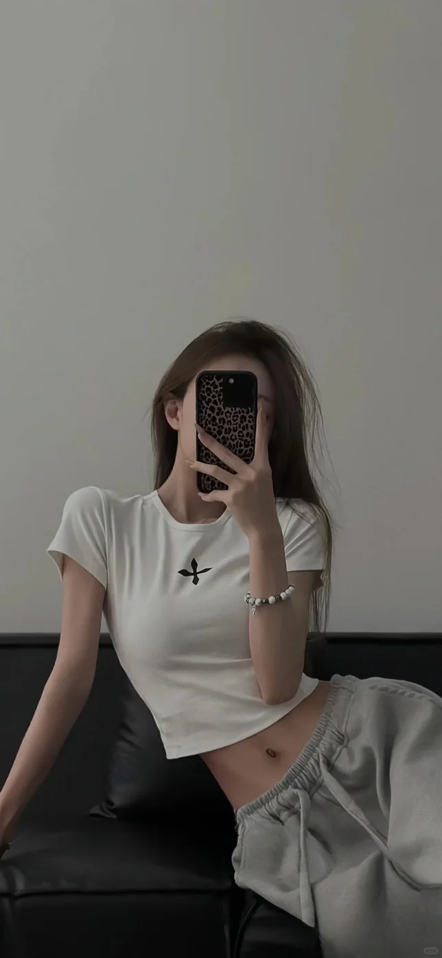 手机壁纸｜全屏美女高清壁纸