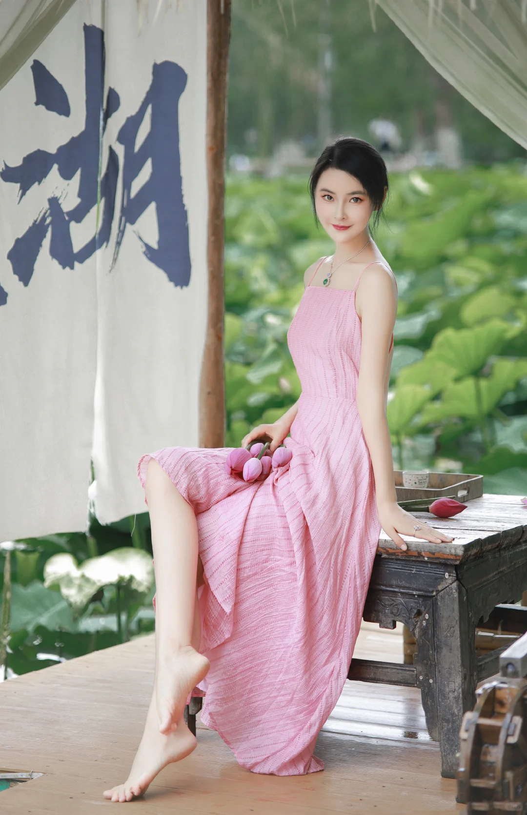 亚洲小姐全球总冠军，模特及演员-吴丹