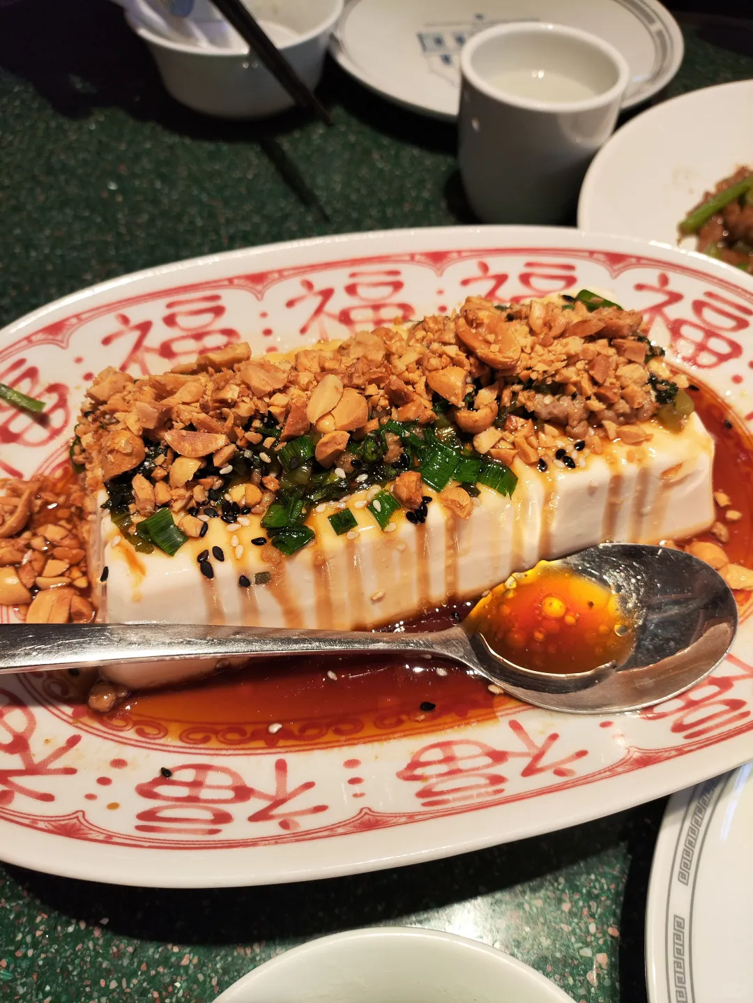 肉丝炒蜇皮和跑地蛤蜊鸡，哪个更合你胃口？