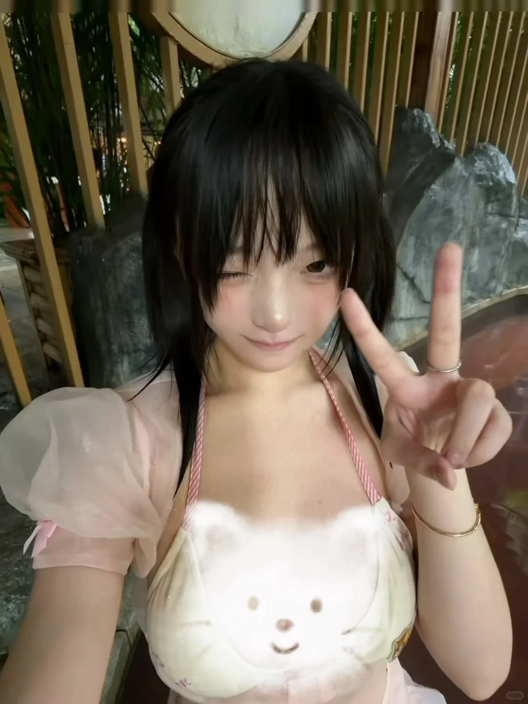 冬天泡温泉萌萌的泳衣