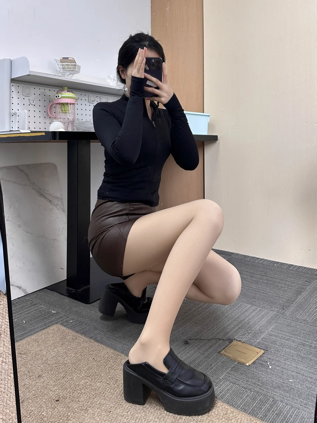 左滑看07女大花样秒变辣妹装!