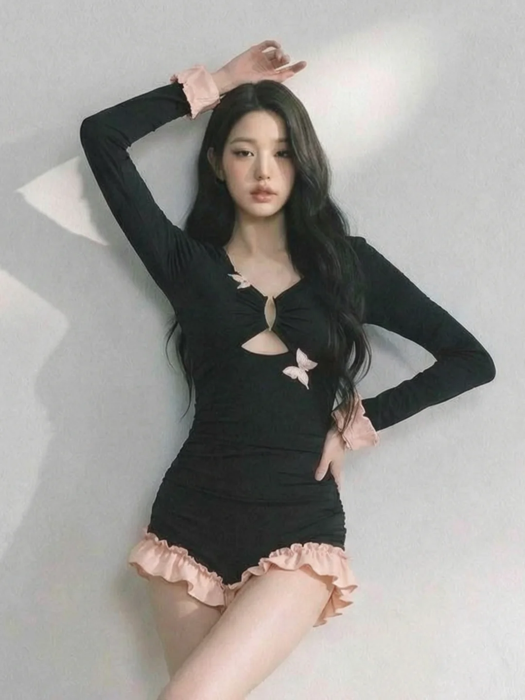 这泳衣的 “甜酷反差感” 直接杀疯我了🦋