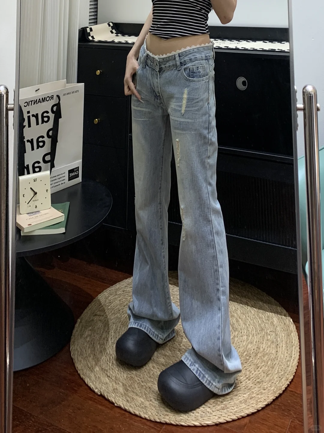 这条蕾丝牛仔裤太显腿长了！！👖简直不要太香